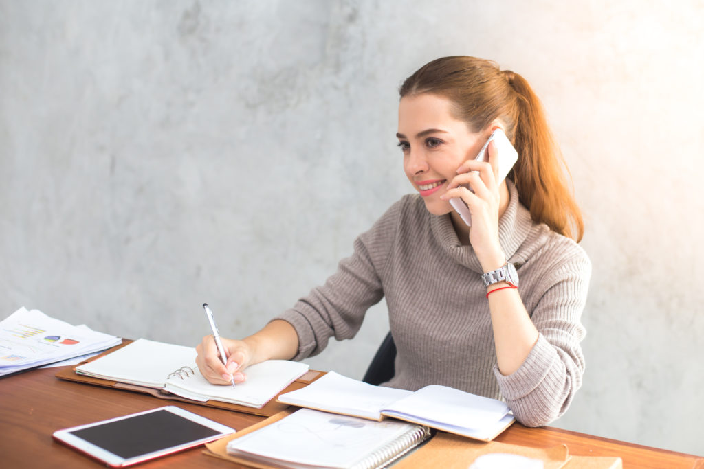 Entretien téléphonique avec un client