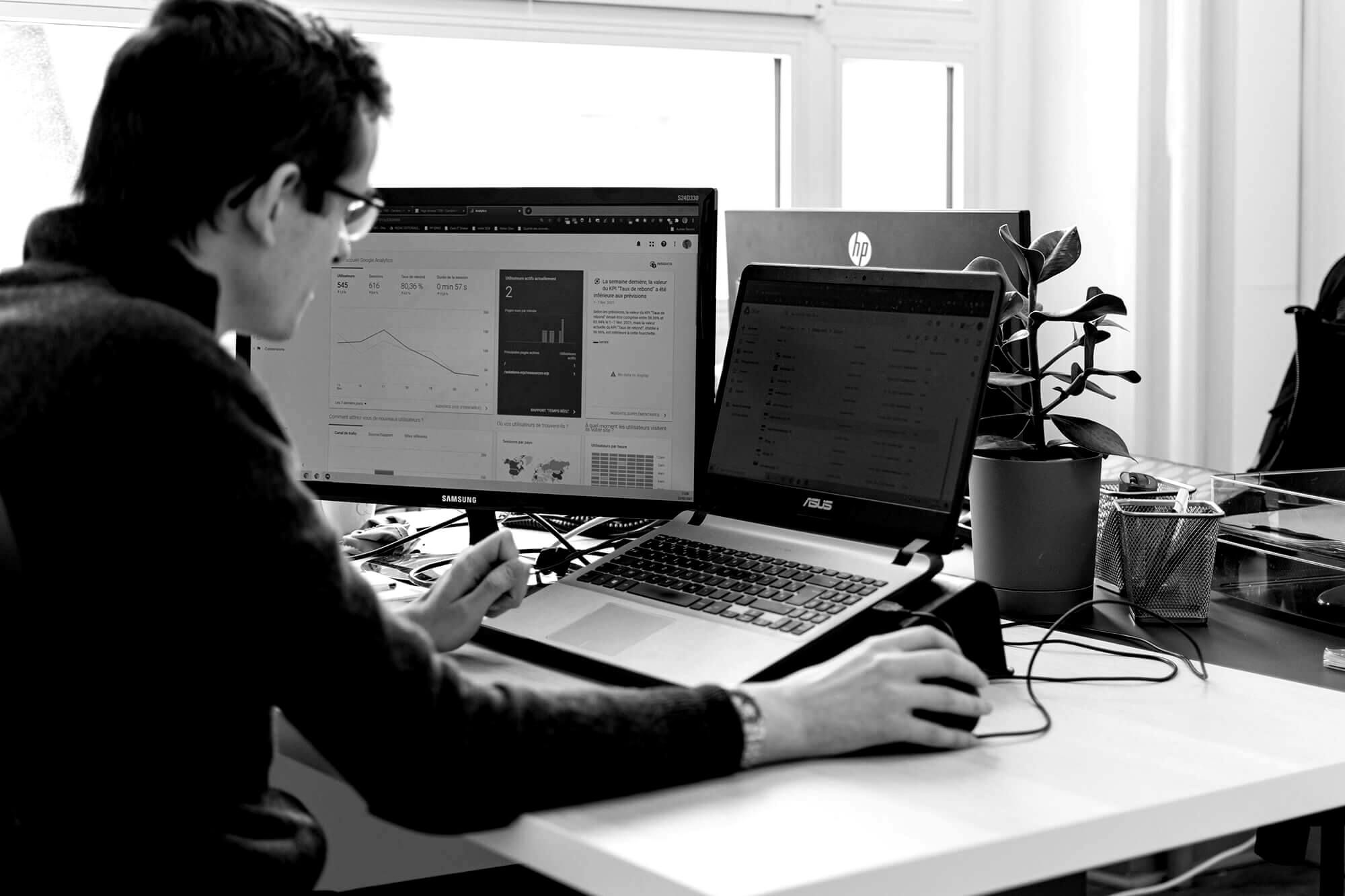 Référenceur travaillant sur le SEO d'un éditeur de logiciel